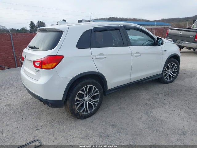 2017 MITSUBISHI OUTLANDER SPORT JA4AR3AU8HZ024478 Photo 3