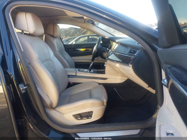 2011 BMW 750I WBAKA8C59BCY36156 Photo 4
