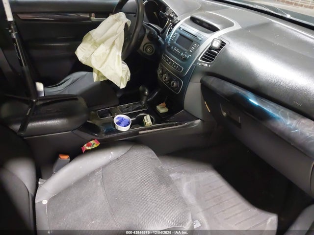 2015 KIA SORENTO 5XYKT3A65FG661109 Photo 4