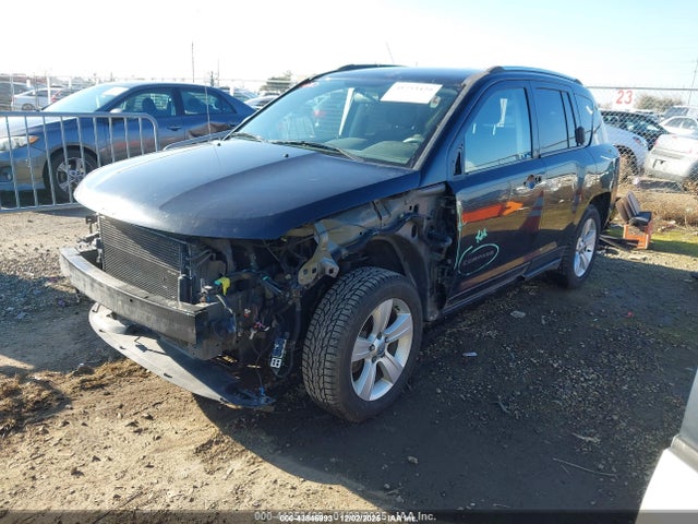 1C4NJDBB2FD206687 Jeep Compass Sport