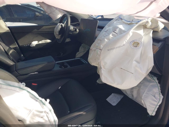 Продажа на аукционе авто 2022 Tesla Model Y Performance Dual Motor All-wheel Drive, vin: 7SAYGDEF9NF383287, номер лота: 43847126