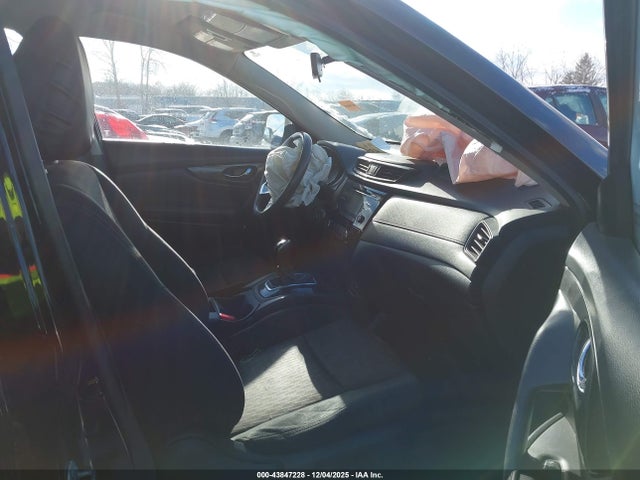 43847228 :رقم المزاد ، JN8AT2MV0HW253359 vin ، 2017 Nissan Rogue S مزاد بيع