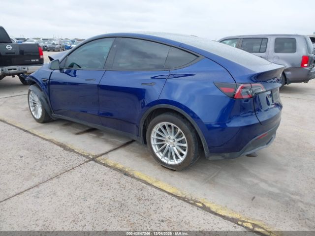 2023 TESLA MODEL Y 7SAYGDEEXPA147884 Photo 2
