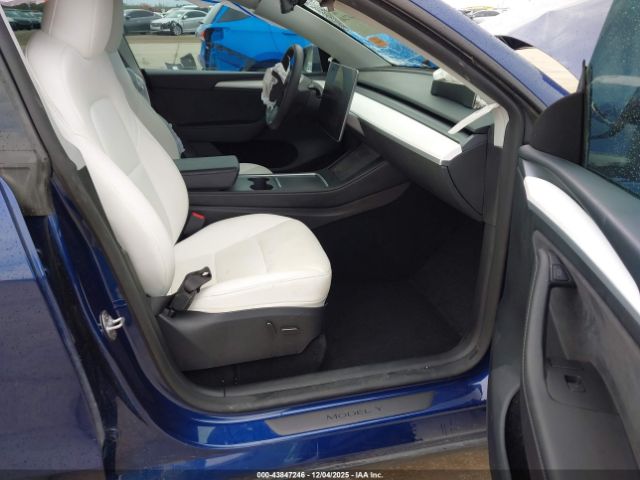 2023 TESLA MODEL Y 7SAYGDEEXPA147884 Photo 4
