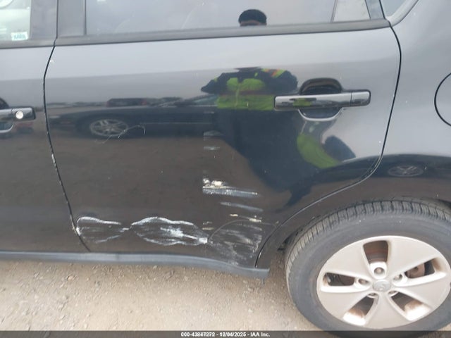 KIA Soul 2016 KNDJN2A29G7257354 Image 6