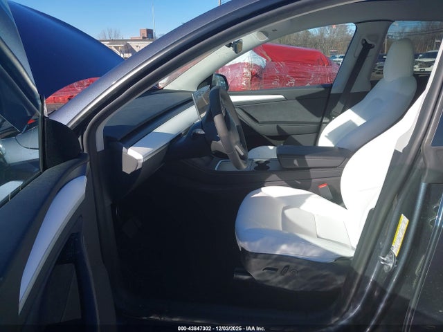 2023 TESLA MODEL Y 7SAYGDEE2PA177669 Photo 4