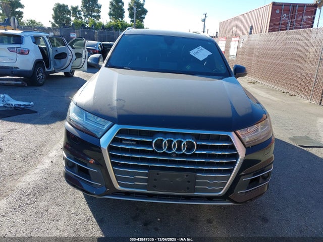WA1VAAF76KD000748 Audi Q7 55 Premium