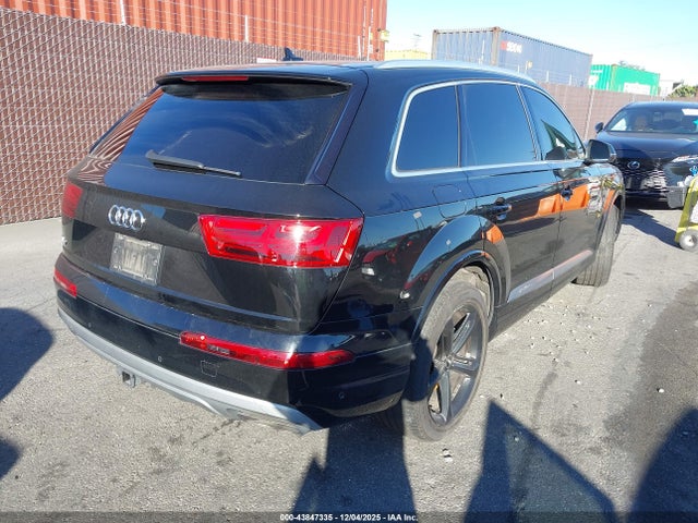 2019 AUDI Q7 WA1VAAF76KD000748 Photo 3