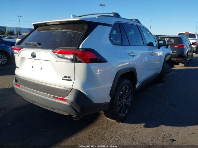 2024 TOYOTA RAV4 HYBRID JTMB6RFV5RJ047787 Photo 3