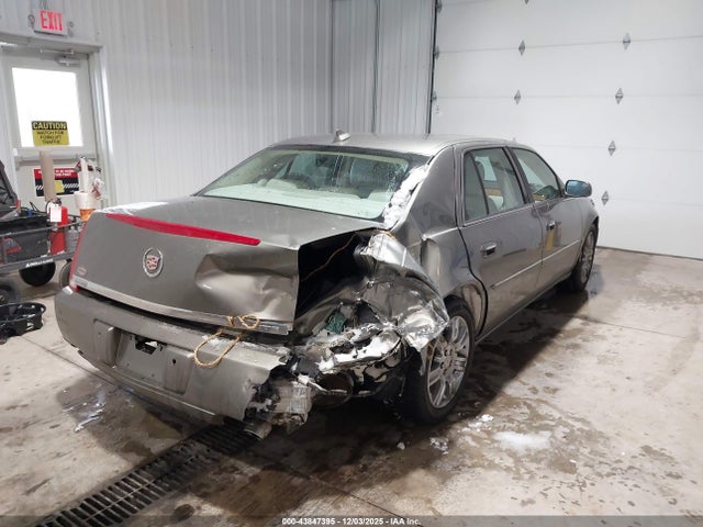 2010 CADILLAC DTS 1G6KP5E97AU110601 Photo 3
