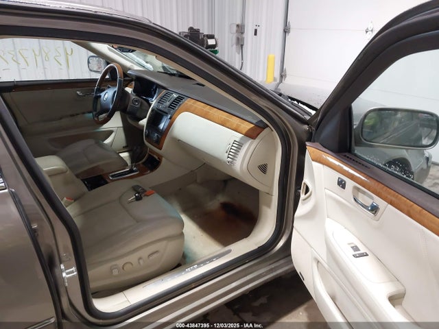 2010 CADILLAC DTS 1G6KP5E97AU110601 Photo 4