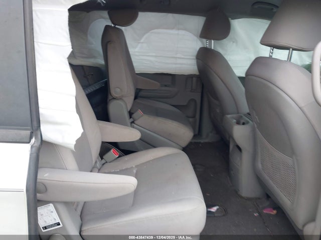 KNDMA5C17G6174588 KIA Sedona L
