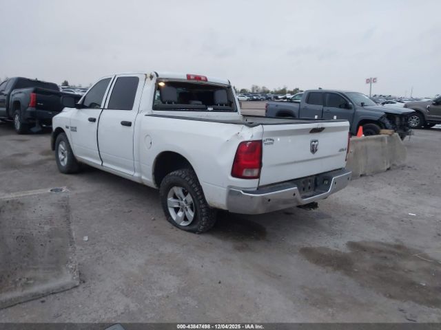 2018 RAM 1500 3C6RR7KT5JG178391 Photo 2