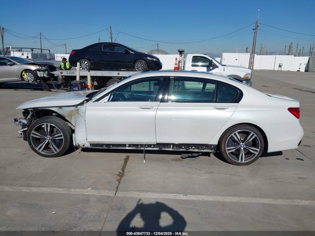 BMW 750i 2017 WBA7F0C31HGM21700 Image 15