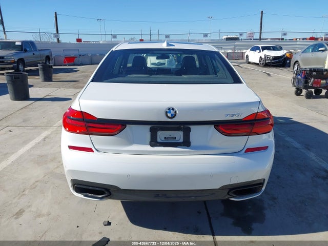 BMW 750i 2017 WBA7F0C31HGM21700 Image 17