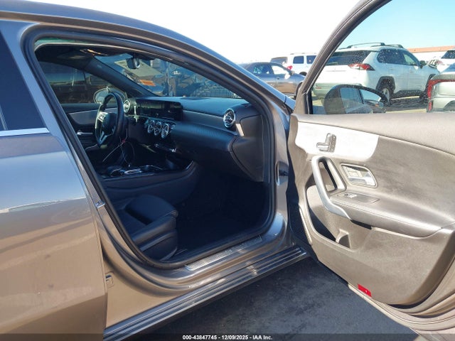 Продажа на аукционе авто 2019 Mercedes-benz A 220, vin: WDD3G4EB6KW032273, номер лота: 43847745