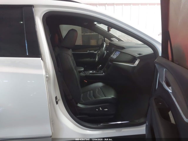 2021 CADILLAC XT5 1GYKNHRS7MZ220454 Photo 4