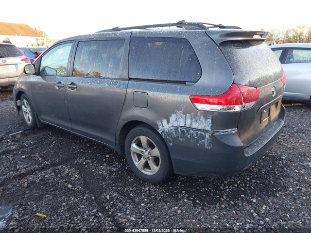 Aukcja sprzedaży 2011 Toyota Sienna Le V6, vin: 5TDKK3DC5BS105447, numer aukcji: 43847889