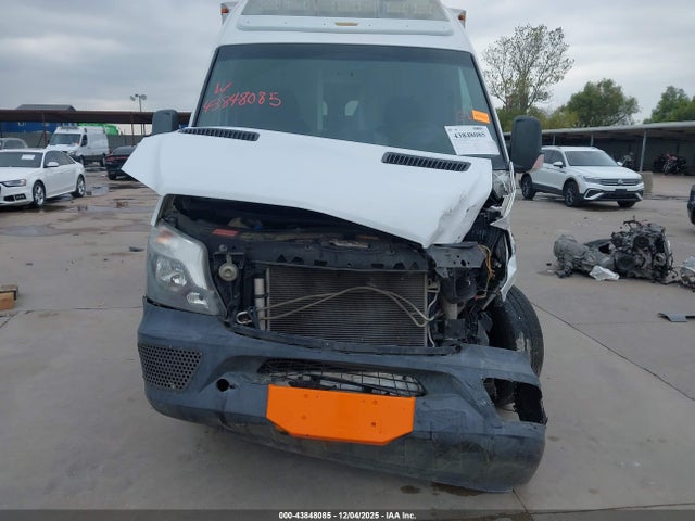 43848085 :رقم المزاد ، WD3PE7CD1JP606868 vin ، 2018 Mercedes-benz Sprinter 2500 Standard Roof V6 مزاد بيع