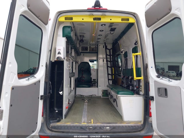 43848085 :رقم المزاد ، WD3PE7CD1JP606868 vin ، 2018 Mercedes-benz Sprinter 2500 Standard Roof V6 مزاد بيع