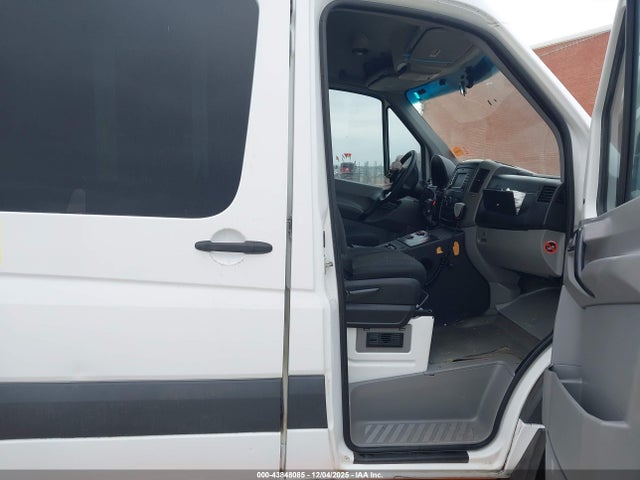 2018 MERCEDES-BENZ SPRINTER 2500 WD3PE7CD1JP606868 Photo 4