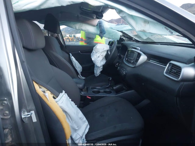 5XYPG4A54HG201370 KIA Sorento 3.3l Lx
