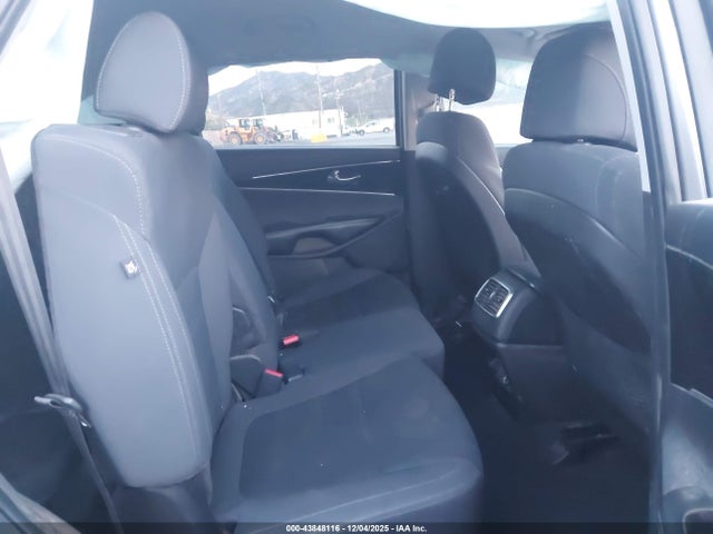 5XYPG4A54HG201370 KIA Sorento 3.3l Lx