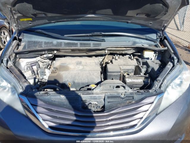 2016 TOYOTA SIENNA 5TDKK3DC5GS713637 Photo 9