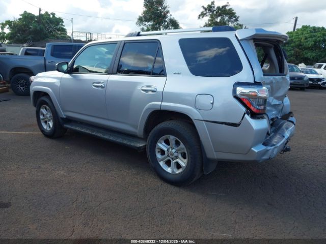 2021 TOYOTA 4RUNNER JTEMU5JR4M5921822 Photo 2
