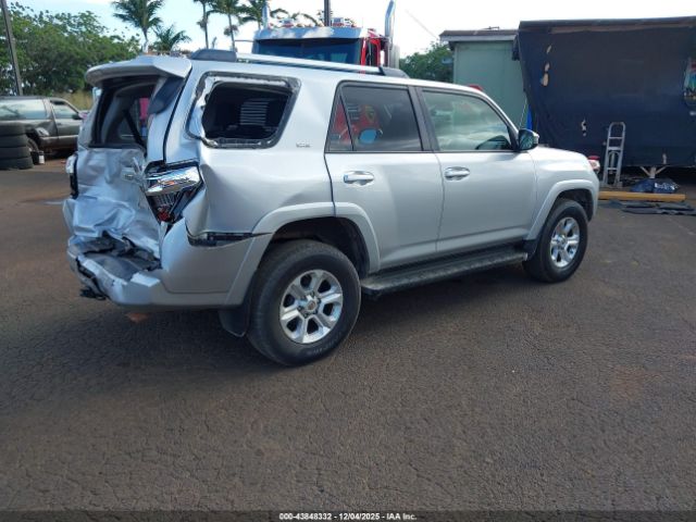 2021 TOYOTA 4RUNNER JTEMU5JR4M5921822 Photo 3