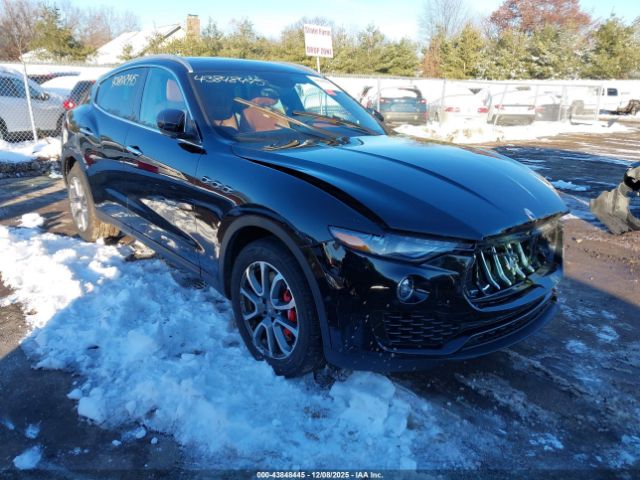 2017 MASERATI LEVANTE ZN661YUA5HX256533