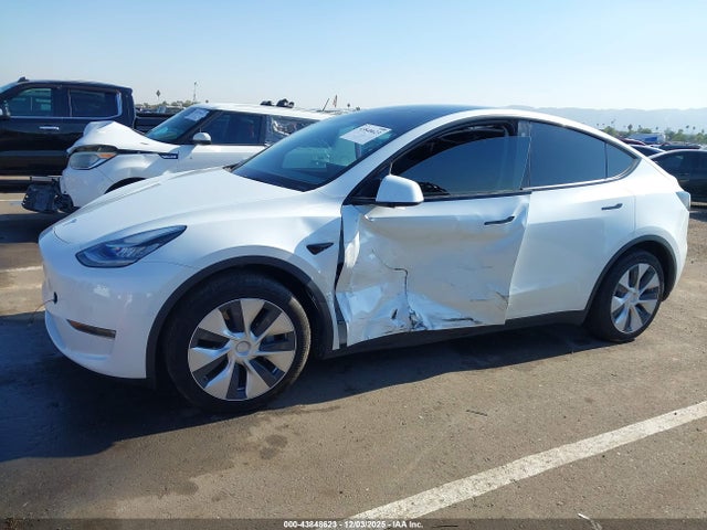 43848623 :رقم المزاد ، 7SAYGDEE6NF313818 vin ، 2022 Tesla Model Y Long Range Dual Motor All-wheel Drive مزاد بيع