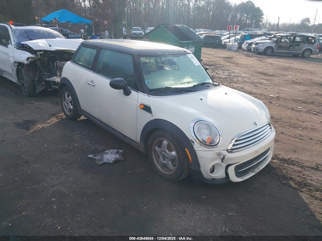 2011 MINI COOPER WMWSU3C52BT251476 Photo 0