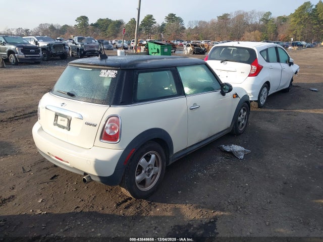 2011 MINI COOPER WMWSU3C52BT251476 Photo 3