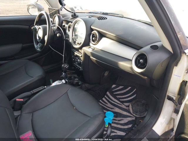 2011 MINI COOPER WMWSU3C52BT251476 Photo 4