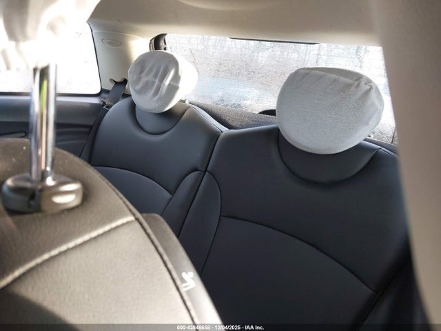 2011 MINI COOPER WMWSU3C52BT251476 Photo 7
