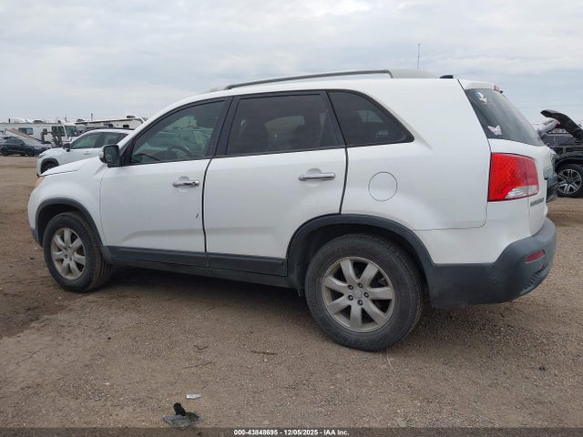 Продажа на аукционе авто 2011 Kia Sorento Lx, vin: 5XYKT4A12BG147691, номер лота: 43848695
