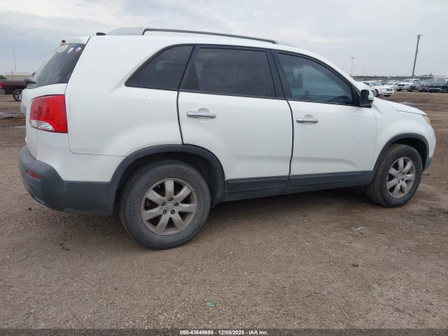 Продажа на аукционе авто 2011 Kia Sorento Lx, vin: 5XYKT4A12BG147691, номер лота: 43848695