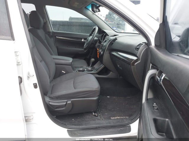 Продажа на аукционе авто 2011 Kia Sorento Lx, vin: 5XYKT4A12BG147691, номер лота: 43848695