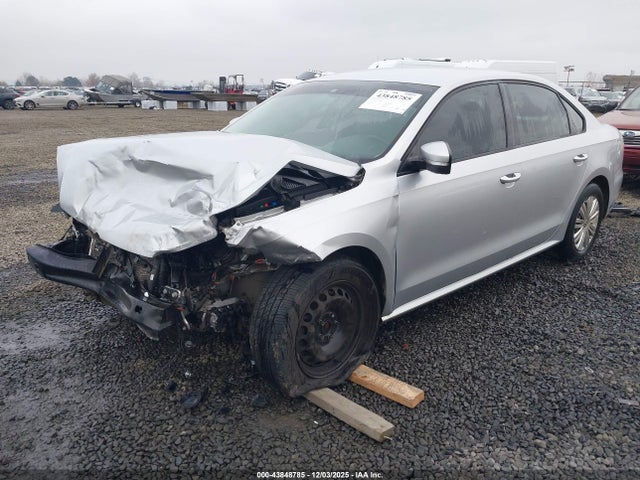 Volkswagen Passat 1.8t S 2015 1VWAT7A3XFC096978 Image 2