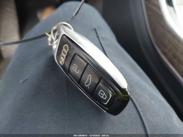 2019 AUDI A8 L WAU8DAF8XKN010743 Photo 10