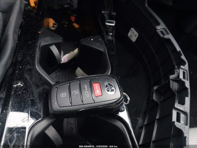 2025 TOYOTA CAMRY 4T1DBADK4SU519492 Photo 10