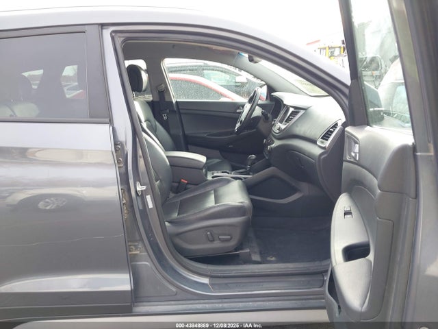 Hyundai Tucson Se Plus 2017 KM8J3CA49HU417311 Image 5