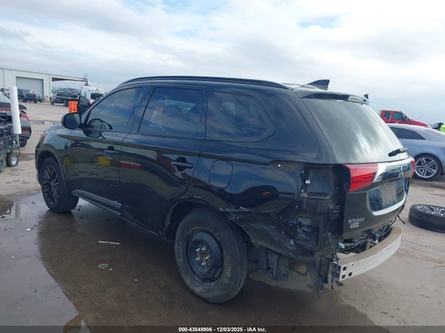 2018 MITSUBISHI OUTLANDER JA4AD3A34JZ050474 Photo 2