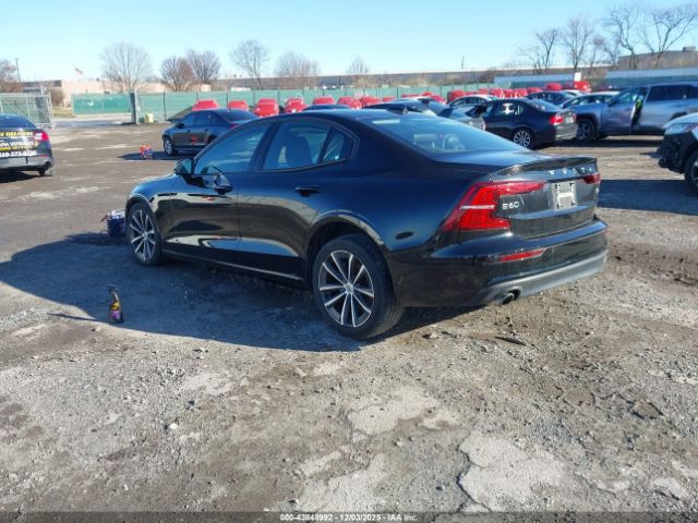 2021 VOLVO S60 7JR102FK3MG095841 Photo 2
