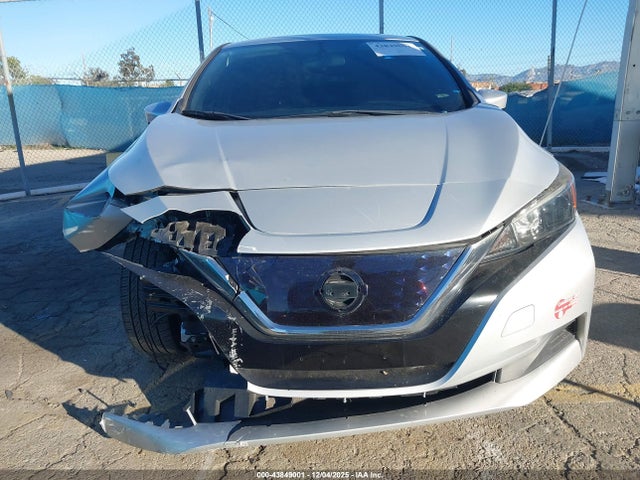 1N4AZ1CP5JC301121 Nissan LEAF S