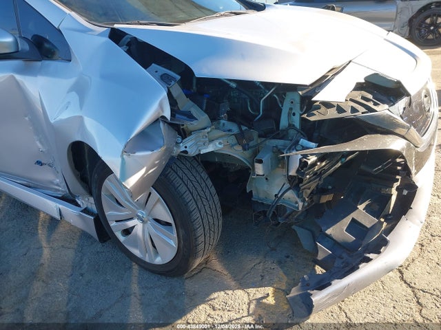 1N4AZ1CP5JC301121 Nissan LEAF S