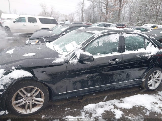 43849005 :رقم المزاد ، WDDGF8AB3DR296229 vin ، 2013 Mercedes-benz C 300 Sport 4matic مزاد بيع