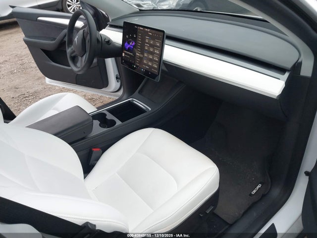 2023 TESLA MODEL Y 7SAYGDEF4PF601445 Photo 4