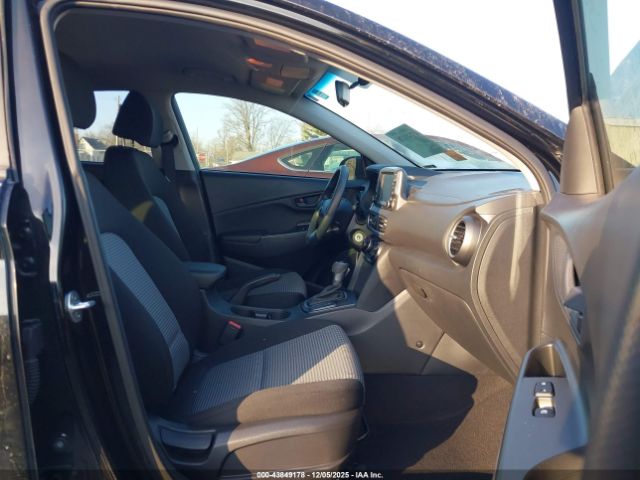 2018 HYUNDAI KONA KM8K12AA1JU067592 Photo 4